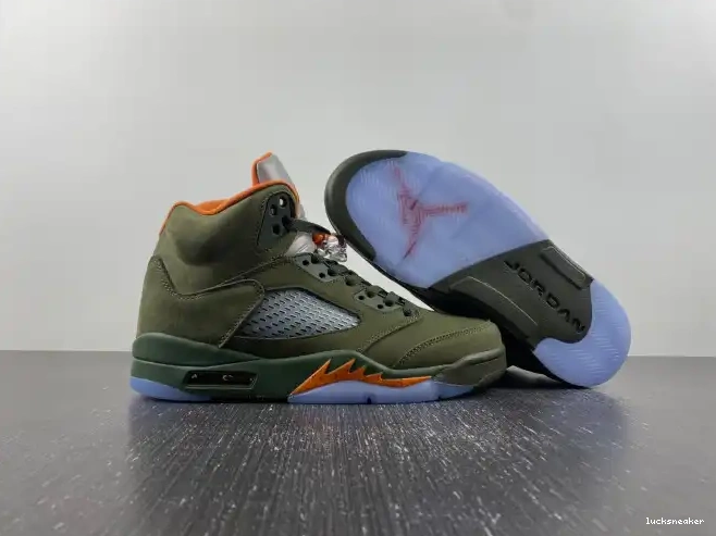 Hype LUCY Air Olive Jordan 5 DD0587-308 0221