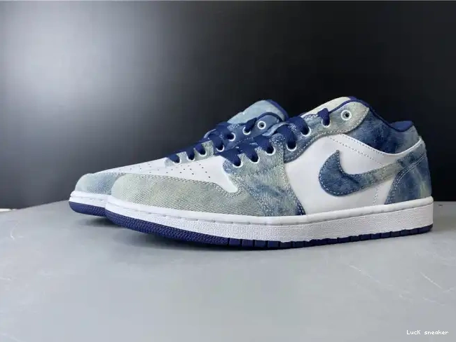 Hype LUCY Washed Low Jordan Air 1 CZ8455-100 Denim 0210