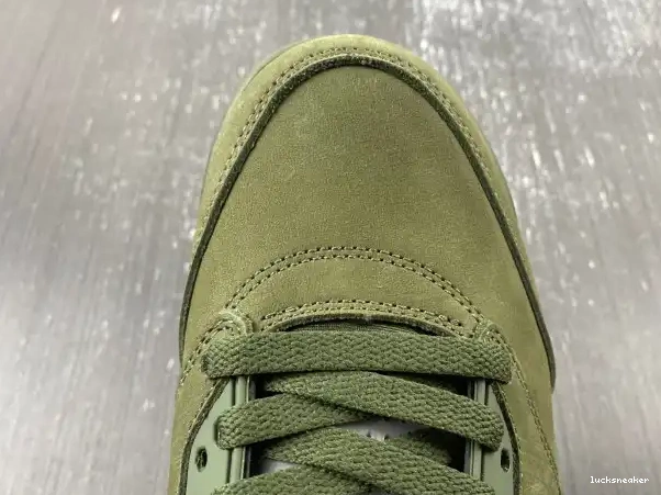 Hype LUCY Air Olive Jordan 5 DD0587-308 0221