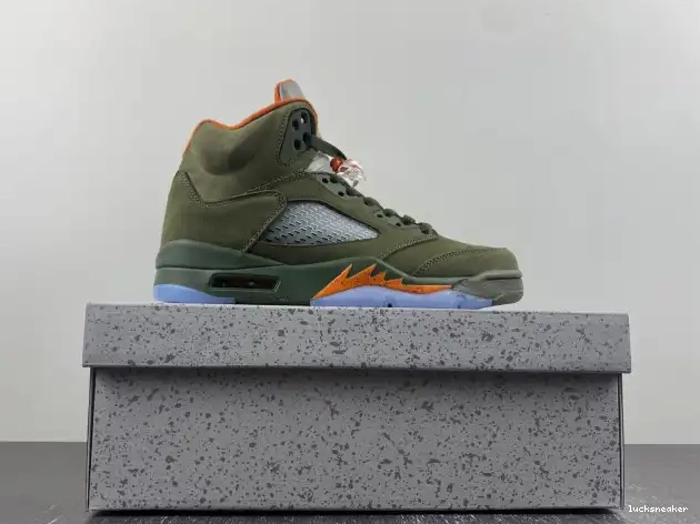 Hype LUCY Air Olive Jordan 5 DD0587-308 0221