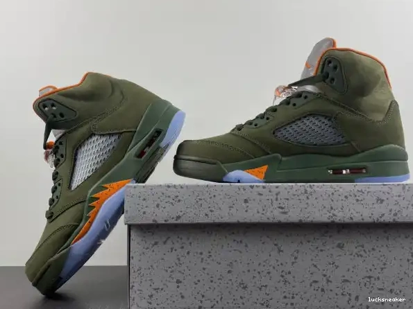 Hype LUCY Air Olive Jordan 5 DD0587-308 0221